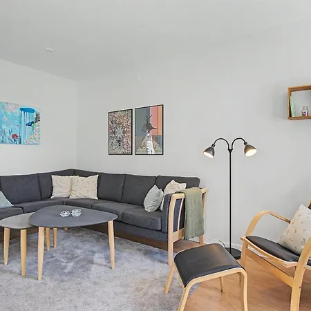 Elvira - 300m From The Sea By Interhome *